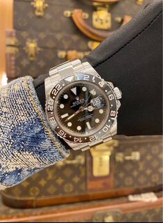 (Category: ) located in . Submitted by redrabbitluxury_singpore (Listing ID 1451680212, Image 1). Description: .