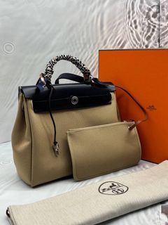 (Category: ) located in . Submitted by redrabbitluxury_singpore (Listing ID 1451679855, Image 1). Description: .