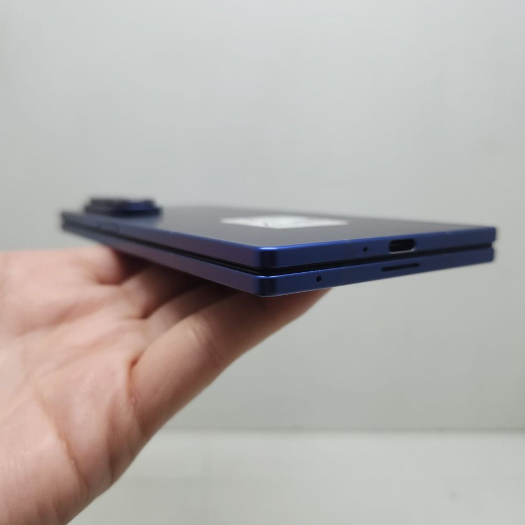 LIKE NEW MULUS SAMSUNG GALAXY Z FOLD 7 5G 12/256 BLUE SHADOW SEIN RESMI LENGKAP (Kategori: Samsung) berada di Jakarta Barat. Dikirim oleh zencomshop (ID iklan 1451619814, Gambar 3). Deskripsi: FAST RESPON WA 081911003339 Harga yang tertera adalah BEST PRICE NET Samsung Galaxy Z Fold 7 5G -Ram 12GB -Internal 256GB -Warna Blue Shadow Kondisi: -Resmi Indonesia SEIN -Fisik 98% -LCD aman tidak ada minus -KELENGKAPAN FULLSET KABEL SESUAI FOTO -Barang R