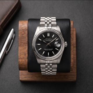 (Category: ) located in . Submitted by cheri.watches (Listing ID 1451622524, Image 1). Description: .