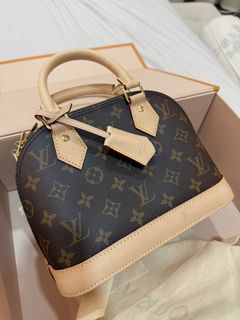 (Category: ) located in . Submitted by mywardrobe2u (Listing ID 1451569645, Image 1). Description: .