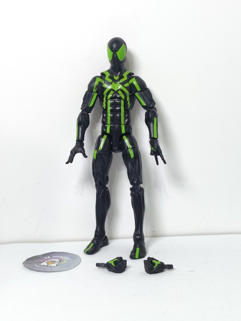 Marvel Legends Big Time Spider man (Category: Figurines & Statues) located in Abucay. Submitted by lxtoyverse (Listing ID 1451550490, Image 1). Description: - Authentic Spider-Man Stealth Suit Action Figure - Striking black and green color scheme - Includes interchangeable extra hands for dynamic posing - Comes with a cool disc accessory - Highly articulated for endless display and play options - Ideal for any Spider-Man fan or action figure coll