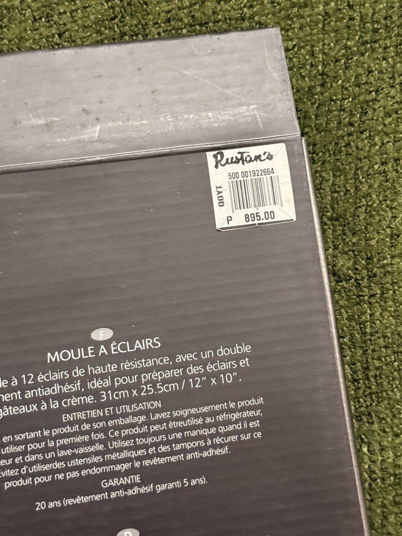 MasterClass Eclair Pan (Category: Bakeware) located in Manila. Submitted by georgethjafine (Listing ID 1451688767, Image 3). Description: - Brand: MasterClass - Product: Eclair Pan - Features: Heavy-duty, non-stick coating - Capacity: Makes 6 éclairs - Dimensions: 31cm x 25.5cm (12" x 10") - Ideal for éclairs, cream cakes, and more - Condition: Brand new.