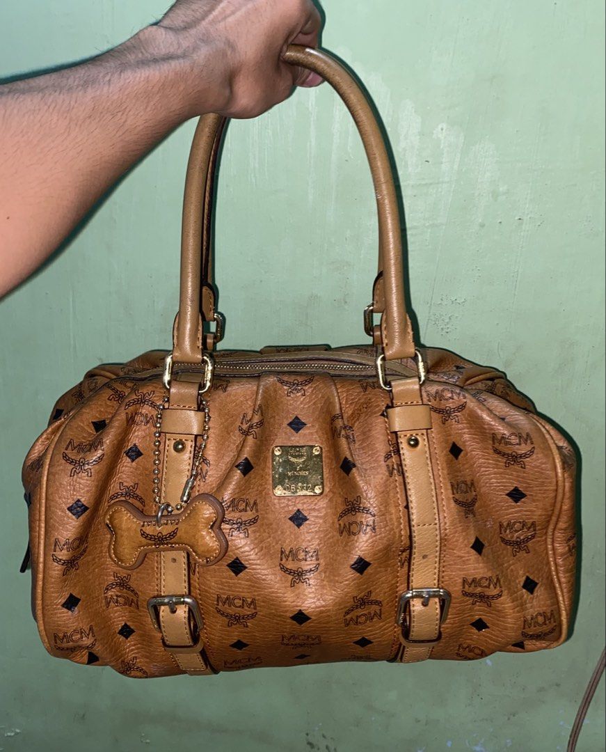 MCM Cognac Boston (Category: Luxury Bags & Wallets) located in Tubod. Submitted by lorenzpepi21080 (Listing ID 1451652829, Image 1). Description: .