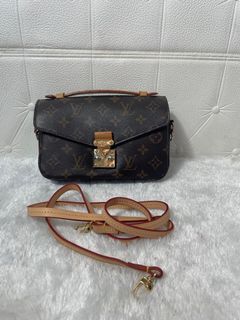(Kategori: ) berada di . Dikirim oleh louisselle.bag (ID iklan 1451655598, Gambar 1). Deskripsi: .