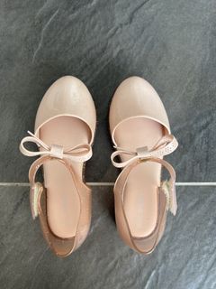 (Category: ) located in . Submitted by femme_luxury (Listing ID 1451520001, Image 1). Description: .