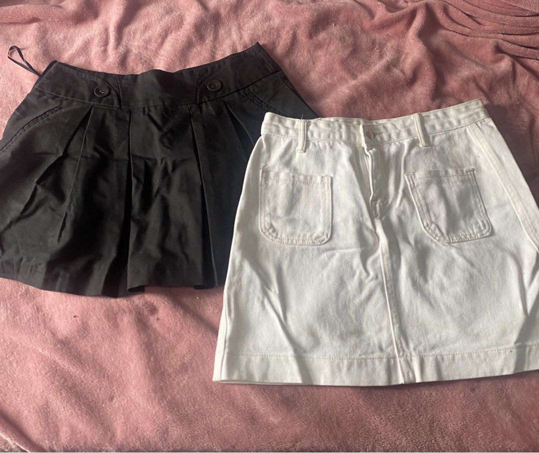 mini skirt set (Category: Skirts) located in Manila. Submitted by wellovedbysa (Listing ID 1451559030, Image 1). Description: - got both in thailand - will fit s-m - size 27-28.
