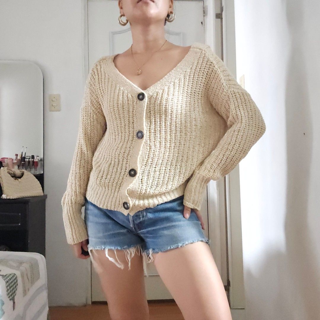 MOON & MADISON KNIT TOP XS (Category: Longsleeves) located in Carmona. Submitted by simplestashph (Listing ID 1451585310, Image 1). Description: 0077 MOON & MADISON KNIT TOP XS C 36 L 18.