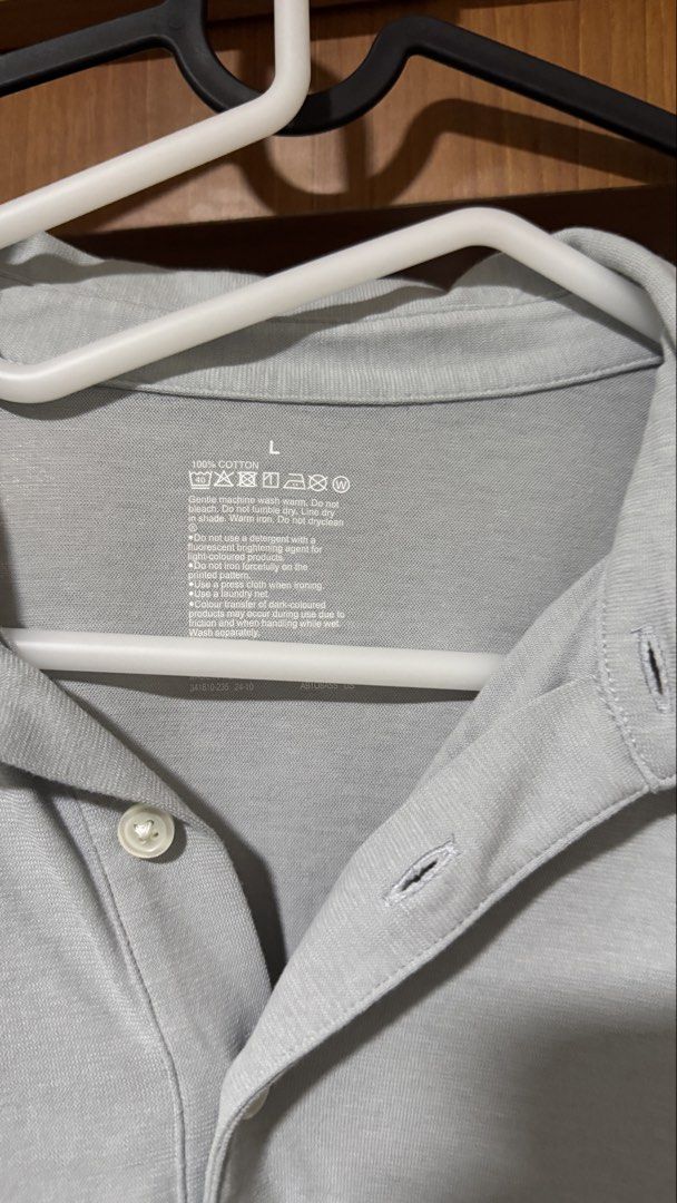 Muji Polo shirt (Category: Tshirts & Polo Shirts ) located in Manila. Submitted by cecececce (Listing ID 1451644387, Image 2). Description: Brand: Muji Size: Large No issue with shirt RFS: Too big for me Location: Metro Manila Delivery only(Grab/Lalamove) Delivery: Buyer shoulders delivery fee, Payment upon rider pickup.