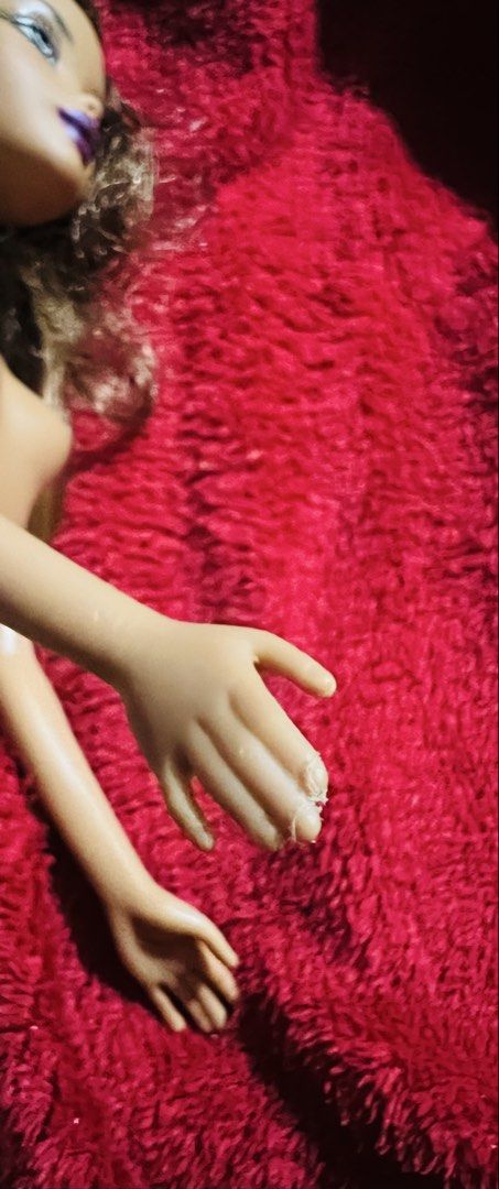 My scene madison (unknown line) (Category: Kids Toys) located in Manila. Submitted by happydays.com (Listing ID 1451614672, Image 3). Description: - Nude fashion doll - Long, wavy brown hair - Bright blue eyes - Vibrant purple lips - Ideal for collectors or imaginative play Flaws on hand only See attached photos for reference..