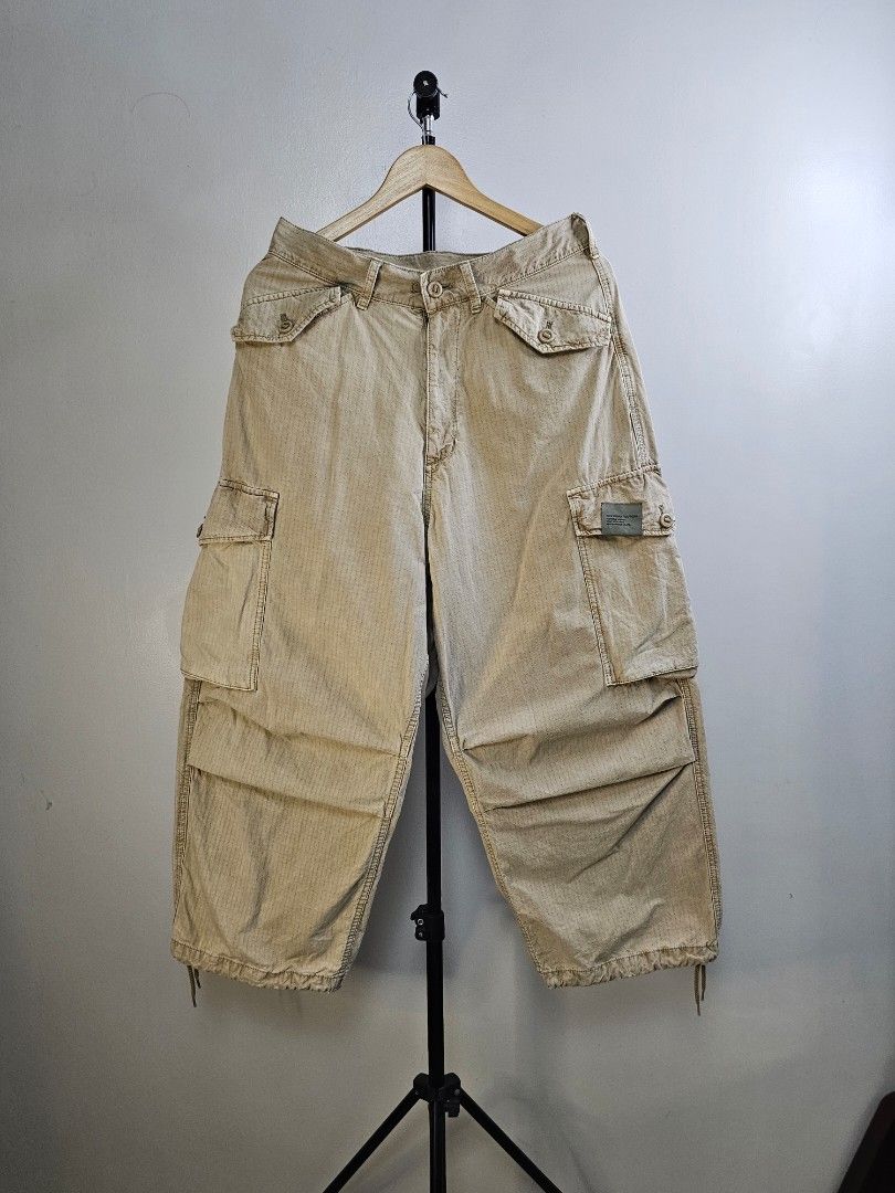 Neighborhood Wide Cargo Pants (Category: Joggers) located in Davao. Submitted by workwear_stuff (Listing ID 1451553078, Image 2). Description: Neighborhood Wide Cargo Pants Condition 9/10 Color Rate 9/10 Width 31 Length 37.5 Front Rise 15.5 Knee 12.5 Leg Opening 10 Retail Price USD361 M - 1650.