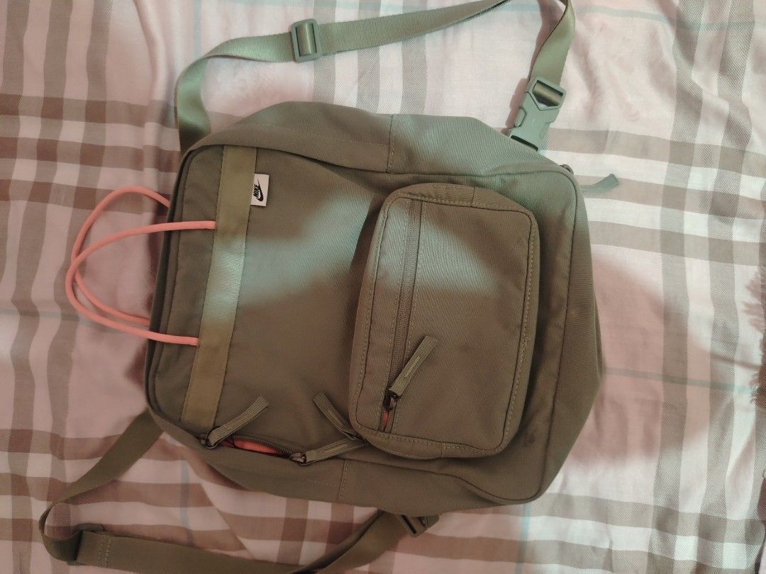 NIKE Backpack (Category: Backpacks) located in Abucay. Submitted by zai_1313 (Listing ID 1451635277, Image 1). Description: -Nike Tanjun Backpack - COD/COP LBC.