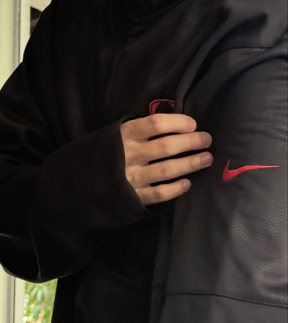 Nike Black Quarter Zip Pullover Jacket (XXXL) (Category: Coats, Jackets and Outerwear) located in Quezon City. Submitted by lootboxlab (Listing ID 1451673387, Image 3). Description: - Black Nike pullover jacket - Quarter zip neckline - Nike logo on chest and sleeve - Textured fabric on upper chest and sleeves - Ideal for casual wear or sports.