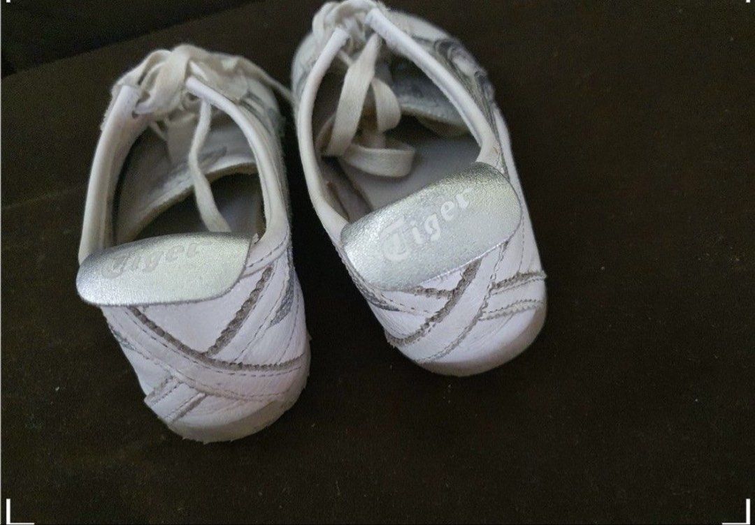 Onitsuka (Kategori: Sepatu Wanita) berada di Jakarta Selatan. Dikirim oleh garagesalesaasss (ID iklan 1451551734, Gambar 3). Deskripsi: size 36 made in indonesia good condition art D508k no box tidak free ongkir .