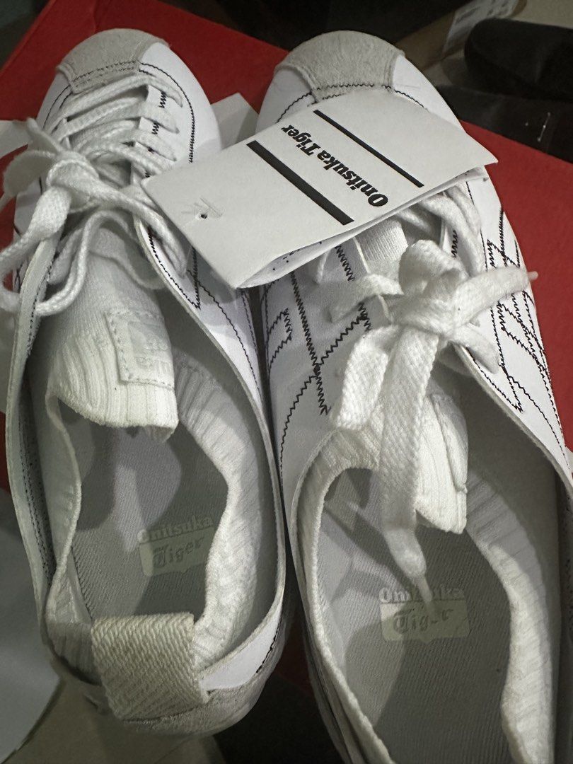 Onitsuka Sclaw size 6.5UK/7.5US (Category: Sneakers) located in Quezon City. Submitted by pagesandparcelsfrmm (Listing ID 1451598375, Image 1). Description: For Sale: Onitsuka Tiger SCLAW (White) Selling my authentic Onitsuka Tiger SCLAW in White for PHP 5800 * Women’s US 7 / UK * Brand new, never worn * Original tags still attached * Purchased in Japan * No box Feel free to message me if you’d like more photos or have any questions. Thank you! :