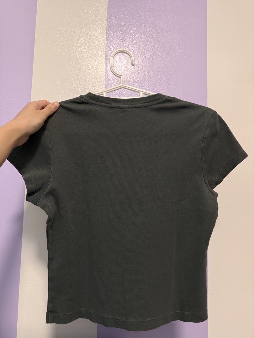 [Original] Uniqlo Mini T Shirt - Size M (Category: Shirts) located in Manila. Submitted by ruthbeer_ (Listing ID 1451662465, Image 3). Description: .