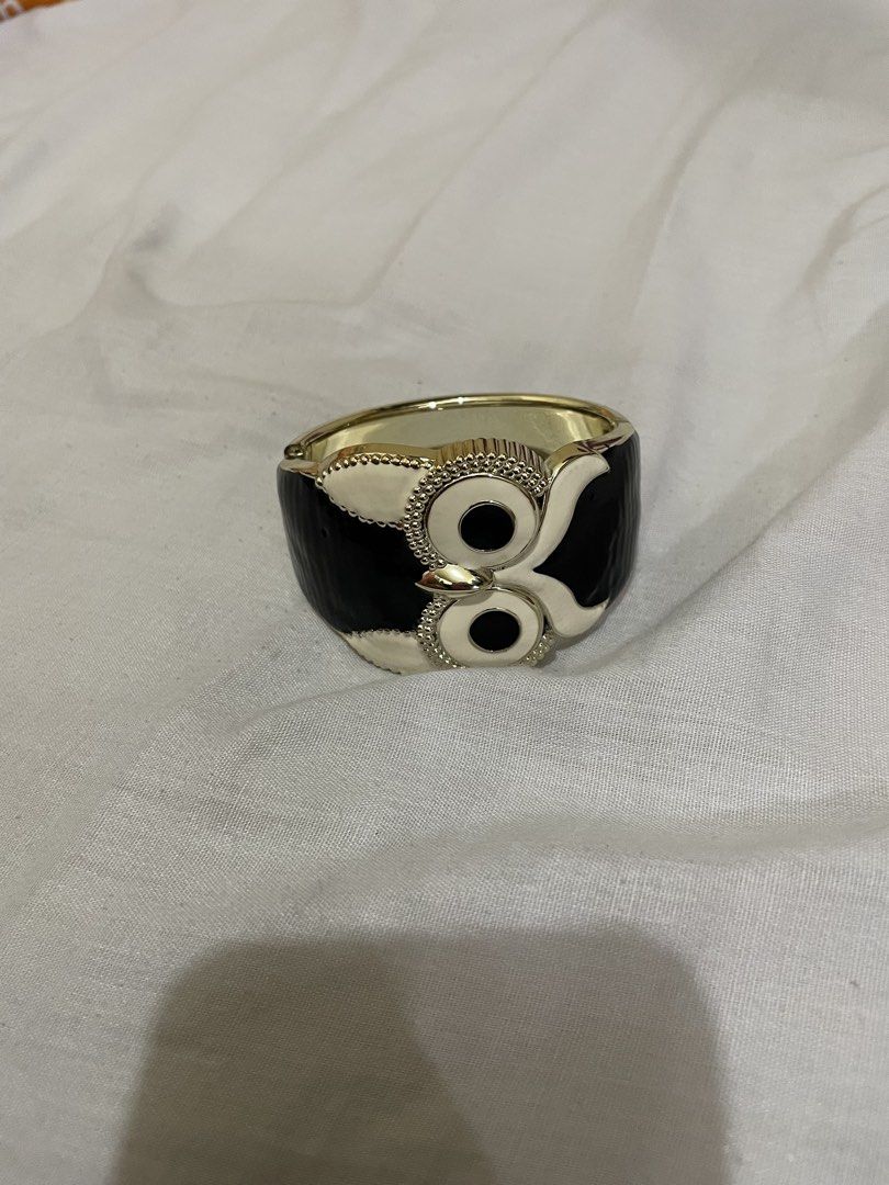 Owl Bangle (Category: Bracelets) located in Batangas. Submitted by nicolevault (Listing ID 1451633525, Image 3). Description: RFS : declutter PAYMENT FIRST !! - can contact me in mg other socials 🩷🩷 .