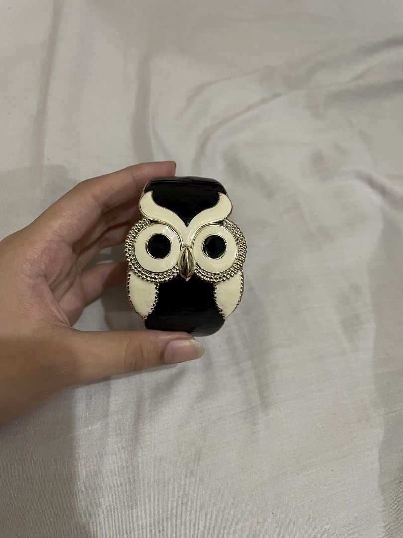 Owl Bangle (Category: Bracelets) located in Batangas. Submitted by nicolevault (Listing ID 1451633525, Image 2). Description: RFS : declutter PAYMENT FIRST !! - can contact me in mg other socials 🩷🩷 .