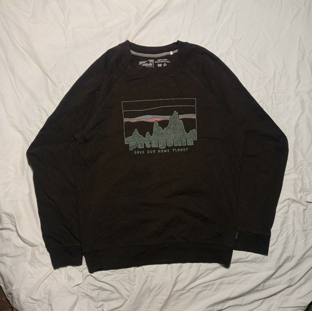 PATAGONIA SWEATER (Category: Coats, Jackets and Outerwear) located in Baguio. Submitted by deyllllll (Listing ID 1451538483, Image 1). Description: Patagonia Sweater Size: Large No issues.