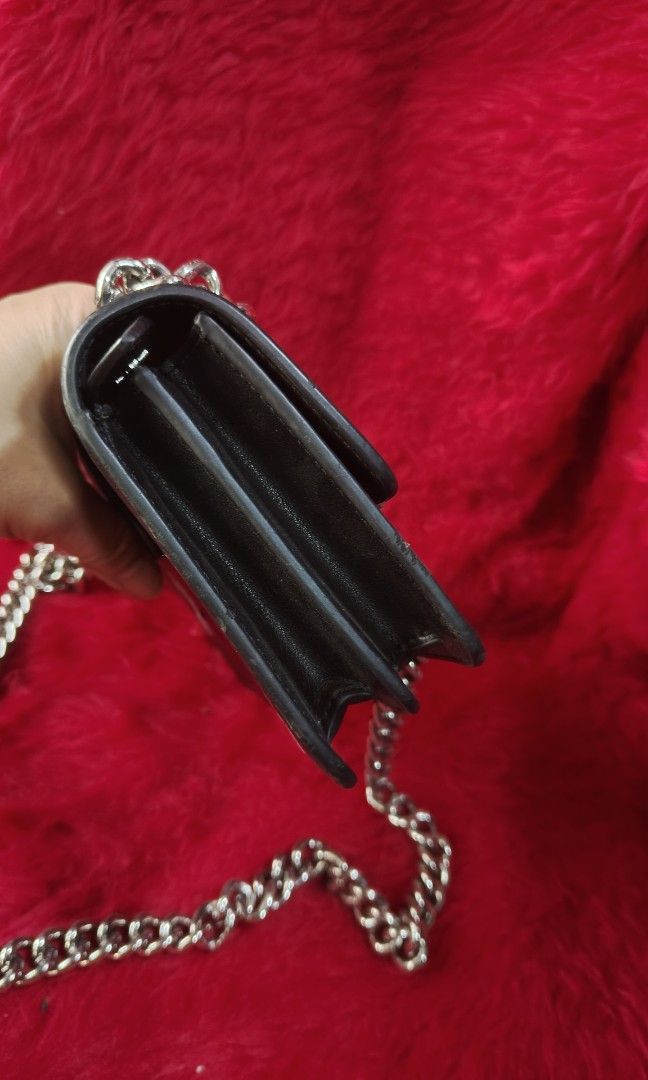 Pinko sling bag (Category: Luxury Bags & Wallets) located in Las Pinas. Submitted by anna_so2 (Listing ID 1451545328, Image 3). Description: super ganda nya no flaws.