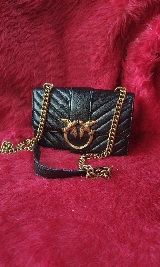 Pinko sling bag (Category: Cross-body Bags) located in Las Pinas. Submitted by anna_so2 (Listing ID 1451546856, Image 1). Description: good condition no flaws sign of used only gold pa hardwares.