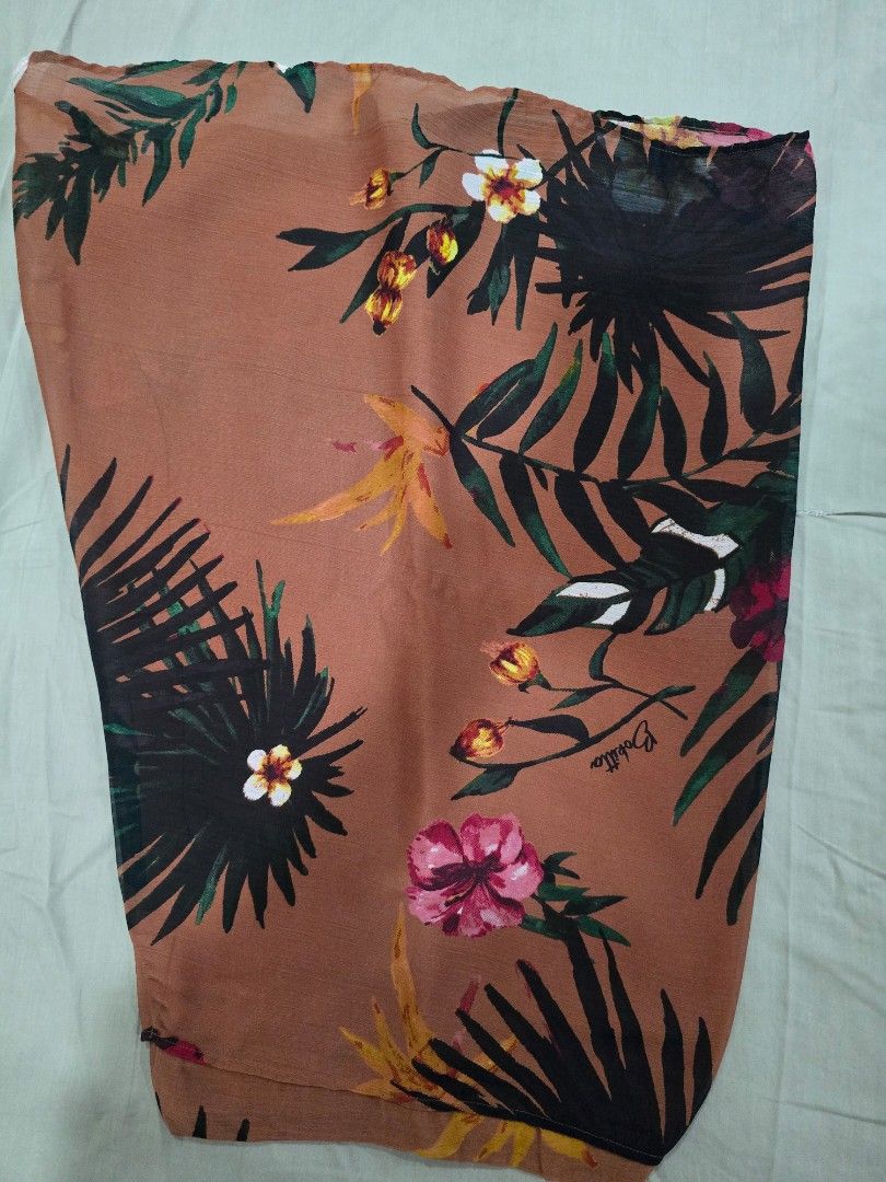 Preloved Bokitta (Category: Hijabs) located in Cyberjaya. Submitted by liynad (Listing ID 1451522076, Image 1). Description: .