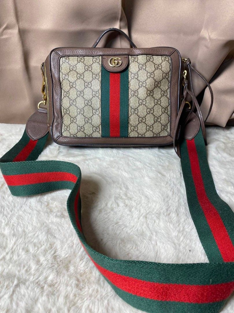 Preloved Gucci (Category: Luxury Bags & Wallets) located in Butuan. Submitted by leah_31.1994 (Listing ID 1451568552, Image 1). Description: accept COD through LBC courier.