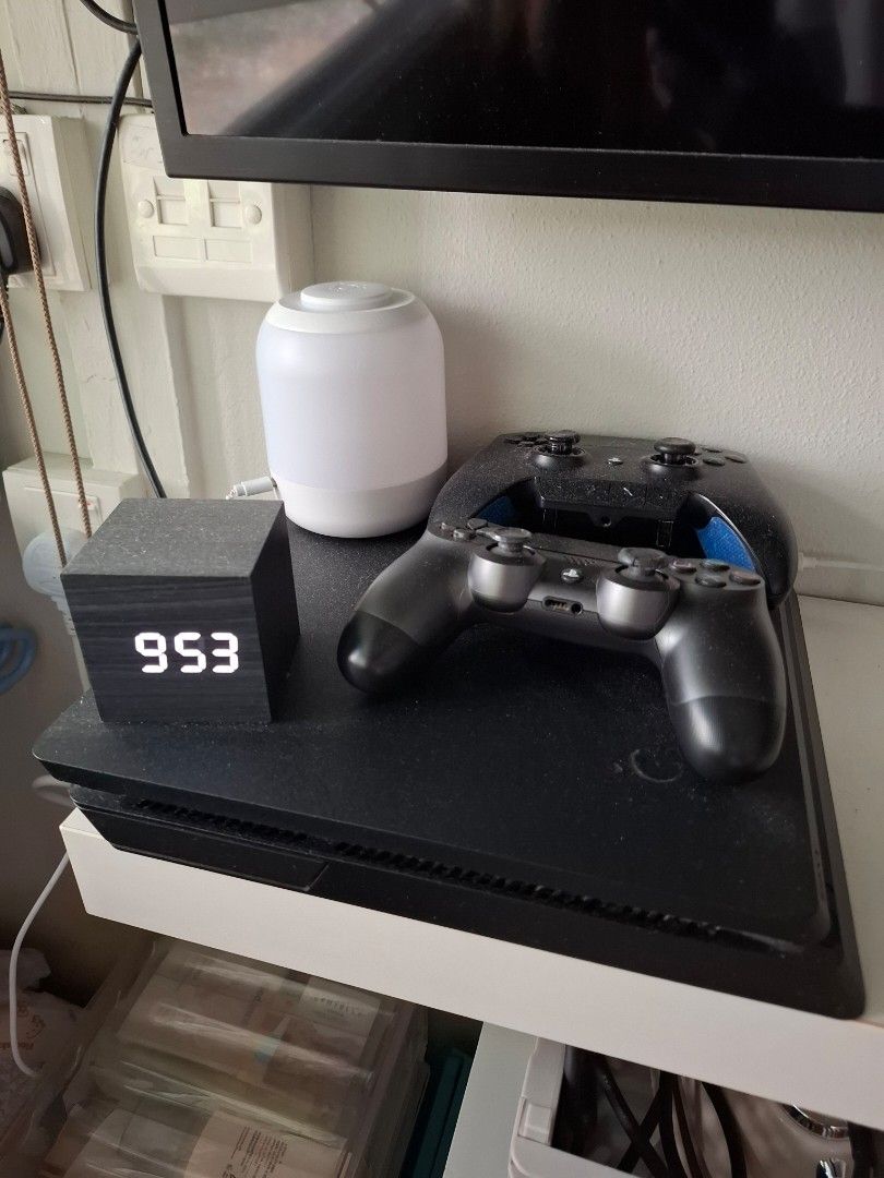 PS4 ( Without Controller ) (Category: PlayStation) located in Singapore. Submitted by 3zero3 (Listing ID 1451527313, Image 1). Description: - PS4 . No controller . $150 Grab and Go - Condition perfect , No Spoil before - add $50 with All physical game (God of war , Last of Us , Horizon , Thief).
