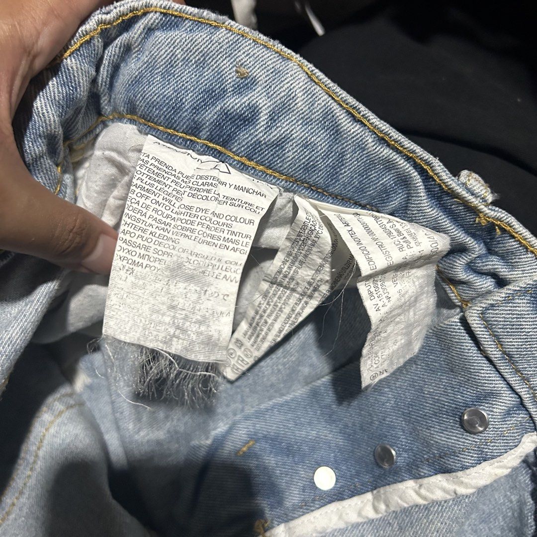 Pull&Bear rip denim jorts (Category: Shorts) located in San Jose del Monte. Submitted by cstash.exclusive (Listing ID 1451555768, Image 3). Description: ‼️Payment First‼️ ❌ No Free Shipping Fee Color rate: 9.5 / 10 -Need wash Size on tag: 32 Dimes: 32w x 20l (Inch).