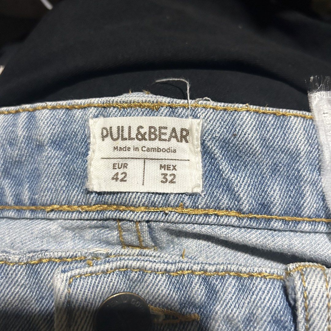 Pull&Bear rip denim jorts (Category: Shorts) located in San Jose del Monte. Submitted by cstash.exclusive (Listing ID 1451555768, Image 2). Description: ‼️Payment First‼️ ❌ No Free Shipping Fee Color rate: 9.5 / 10 -Need wash Size on tag: 32 Dimes: 32w x 20l (Inch).