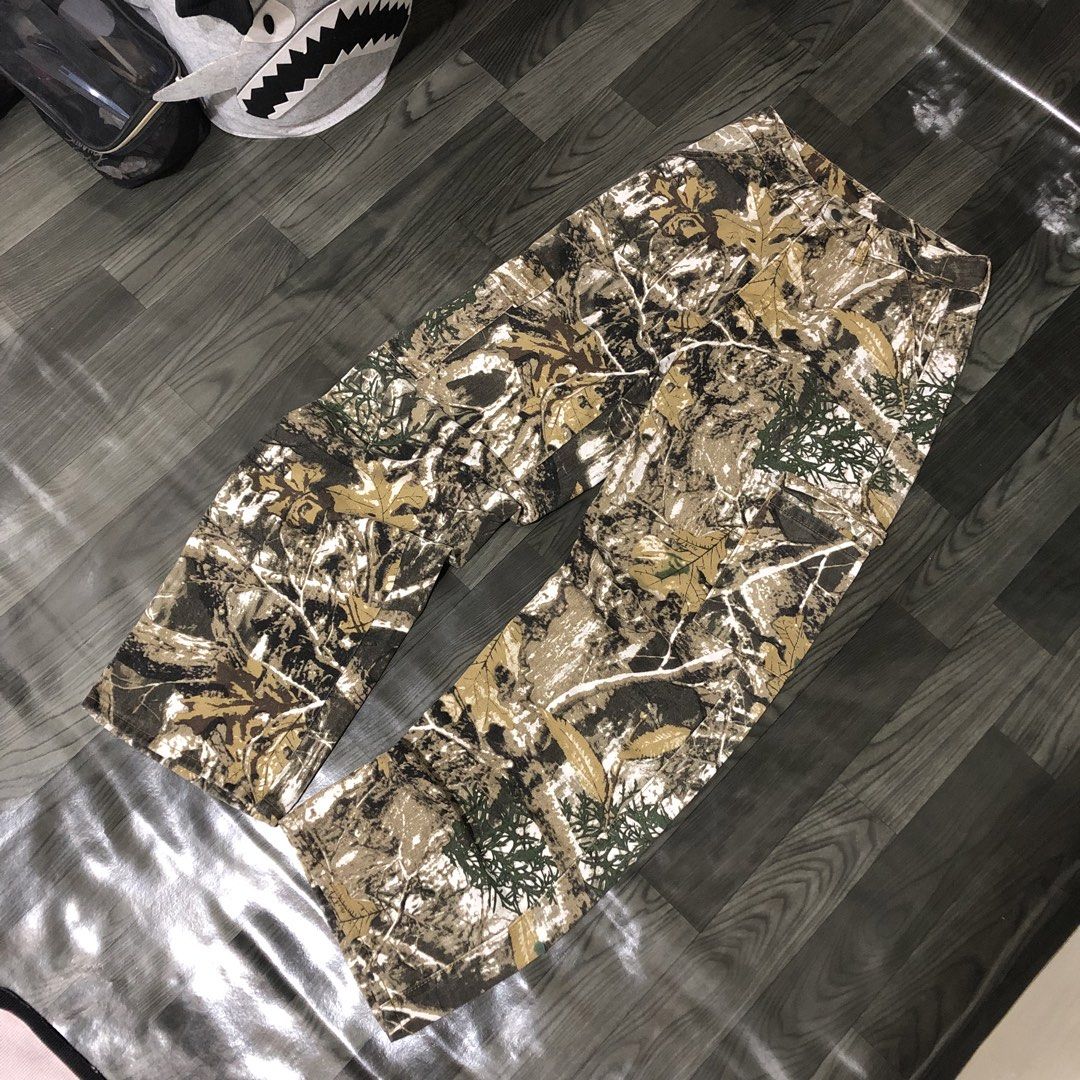 REALTREE RANDOM TAGS (Category: Jeans) located in Dasmarinas. Submitted by crzdajhrme (Listing ID 1451645245, Image 1). Description: REALTREE CARGO PANTS SIZE 28-29.