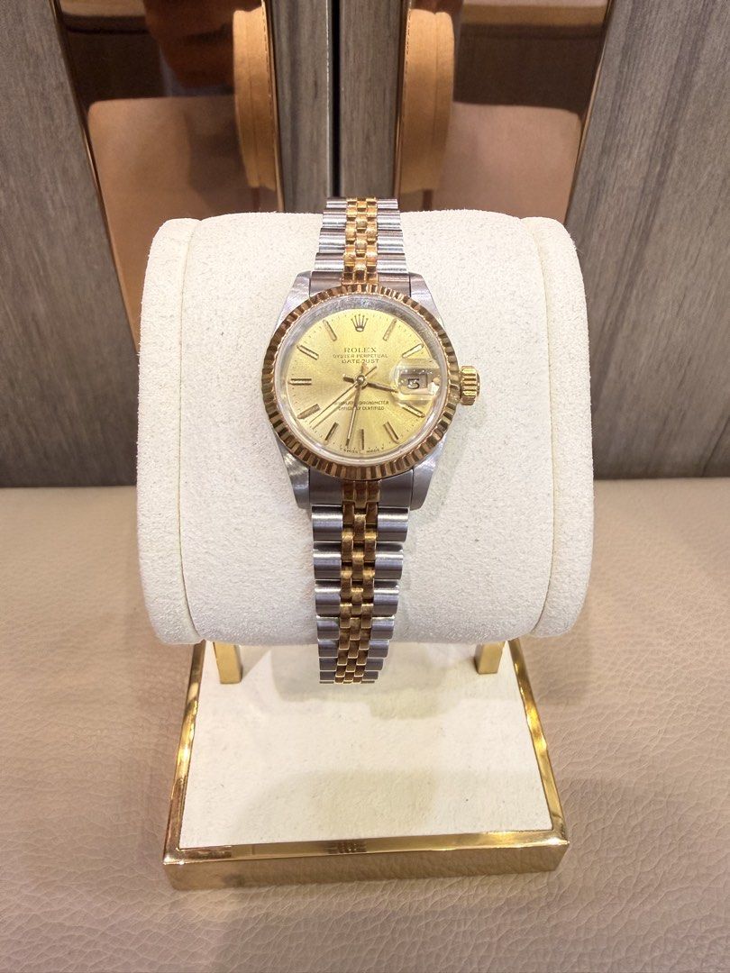 Rolex Lady-Datejust (Category: Luxury Watches) located in Quezon City. Submitted by giaworksjewelryandwatches (Listing ID 1451560468, Image 1). Description: Watch only.