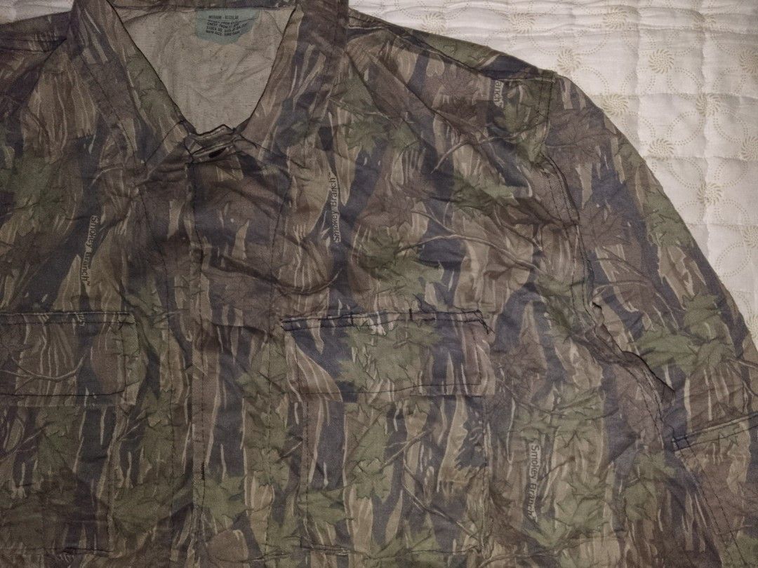 Rothko Military Field Jacket Camou Medium Regular (Category: Coats, Jackets and Outerwear) located in Zamboanga. Submitted by zhumhazhav (Listing ID 1451535893, Image 2). Description: In good condition Color rate 9.5/10 Size medium regular on tag No issue/flaws See all photos for details Dimensions ; Width 24 Length 28 Shoulder 18 Sleeve 24 1499 shipped or best offer.