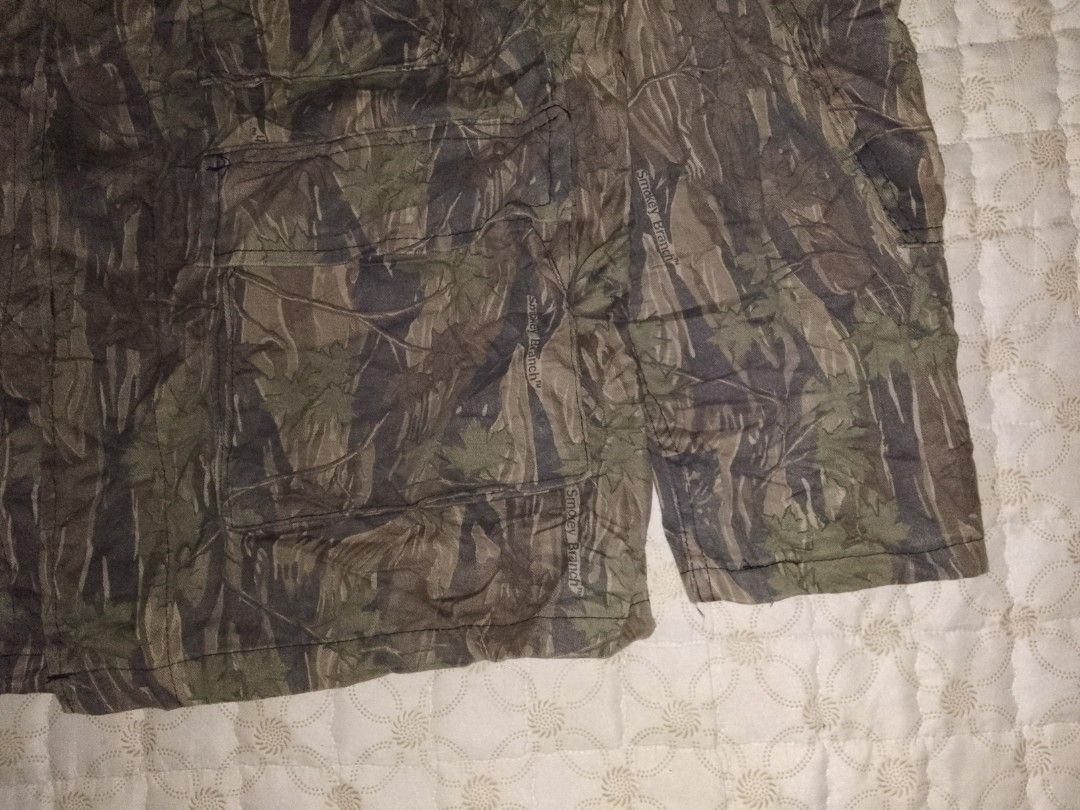 Rothko Military Field Jacket Camou Medium Regular (Category: Coats, Jackets and Outerwear) located in Zamboanga. Submitted by zhumhazhav (Listing ID 1451535893, Image 3). Description: In good condition Color rate 9.5/10 Size medium regular on tag No issue/flaws See all photos for details Dimensions ; Width 24 Length 28 Shoulder 18 Sleeve 24 1499 shipped or best offer.