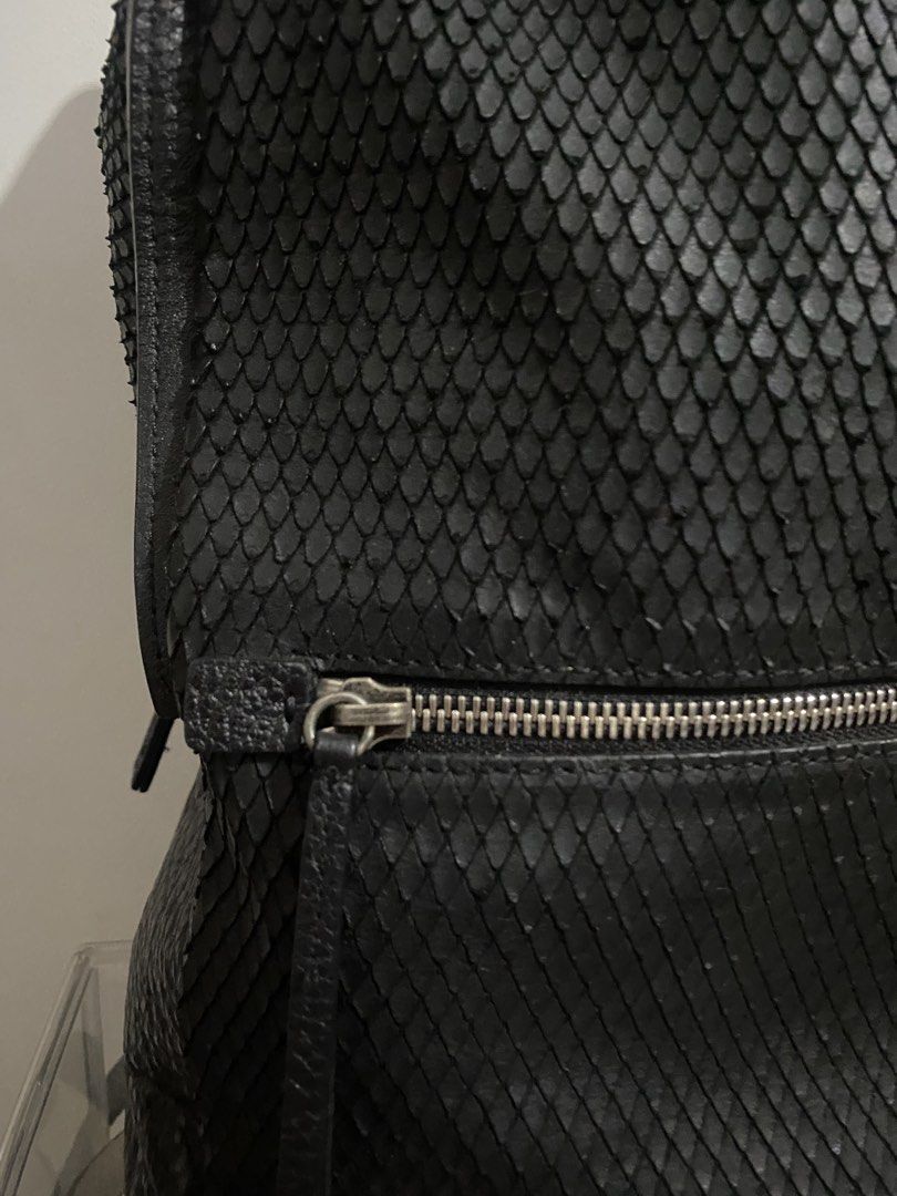 Rouge and Lounge Backpack (Category: Backpacks) located in Rizal. Submitted by wild.lastly (Listing ID 1451678617, Image 3). Description: Super ganda, and unique yung design ng bag! - medium size .
