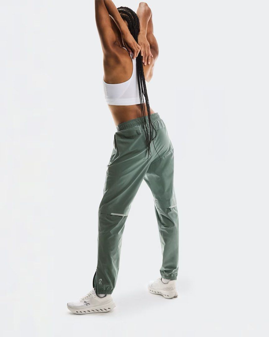 Run On Clouds Core Pants and Jacket Set in Olive (Category: Activewear) located in Butuan. Submitted by wear.next (Listing ID 1451542594, Image 3). Description: Pants size small Jacket xs Authentic The set retails for 18k.