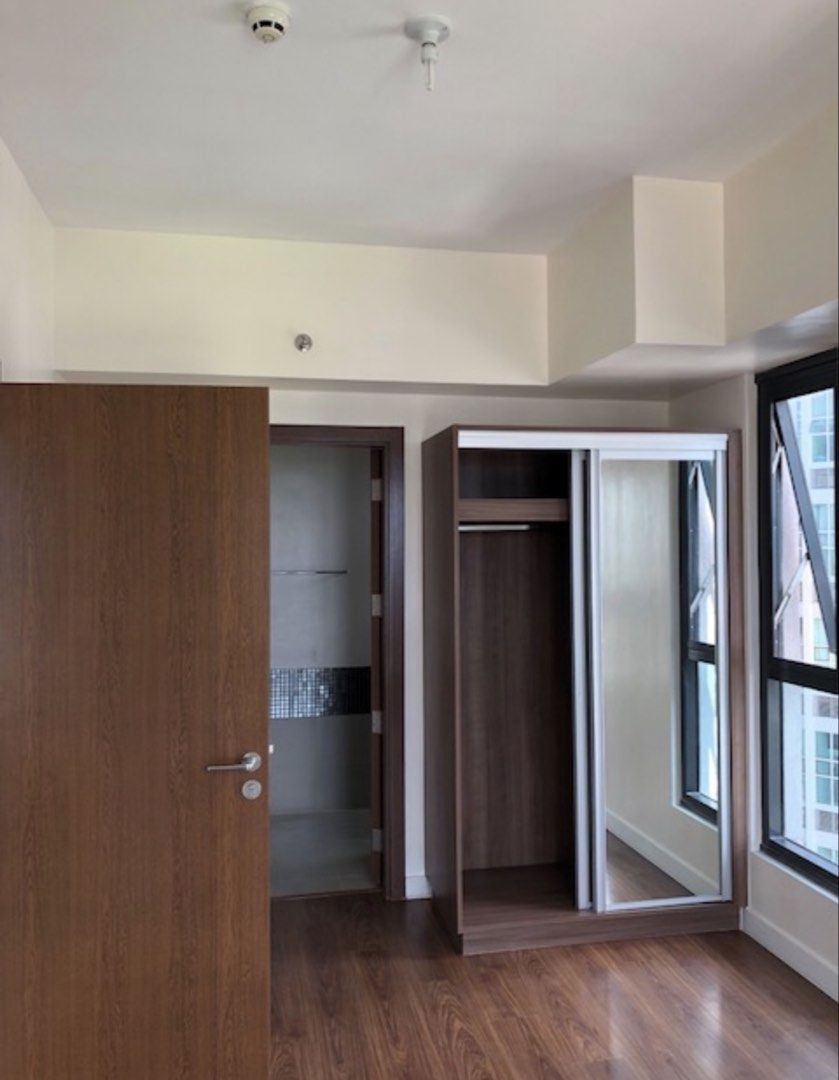Sapphire Bloc Ortigas - North Tower (Category: Apartments & Condos) located in Taguig. Submitted by brokerhanstaneo_09178038728 (Listing ID 1451627952, Image 3). Description: FOR Lease: Sapphire Bloc North Tower- 37sqm- 1BR at P35,000 per month inclusive of dues- no parking Single or couple occupant only. .