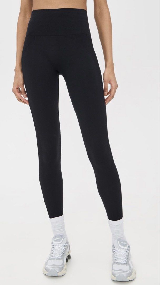 Set Active black leggings (Category: Activewear) located in Muntinlupa City. Submitted by _s0phia (Listing ID 1451605075, Image 3). Description: SCULPTFLEX® LEGGINGS - ONYX original price: 4451.