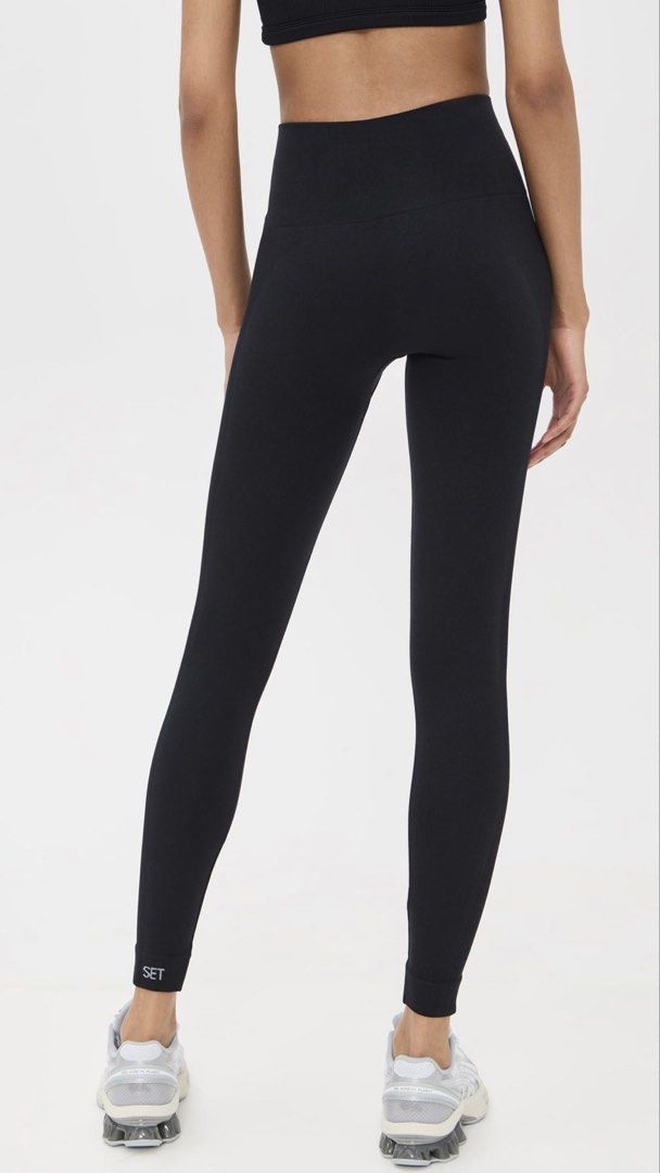 Set Active black leggings (Category: Activewear) located in Muntinlupa City. Submitted by _s0phia (Listing ID 1451605075, Image 2). Description: SCULPTFLEX® LEGGINGS - ONYX original price: 4451.