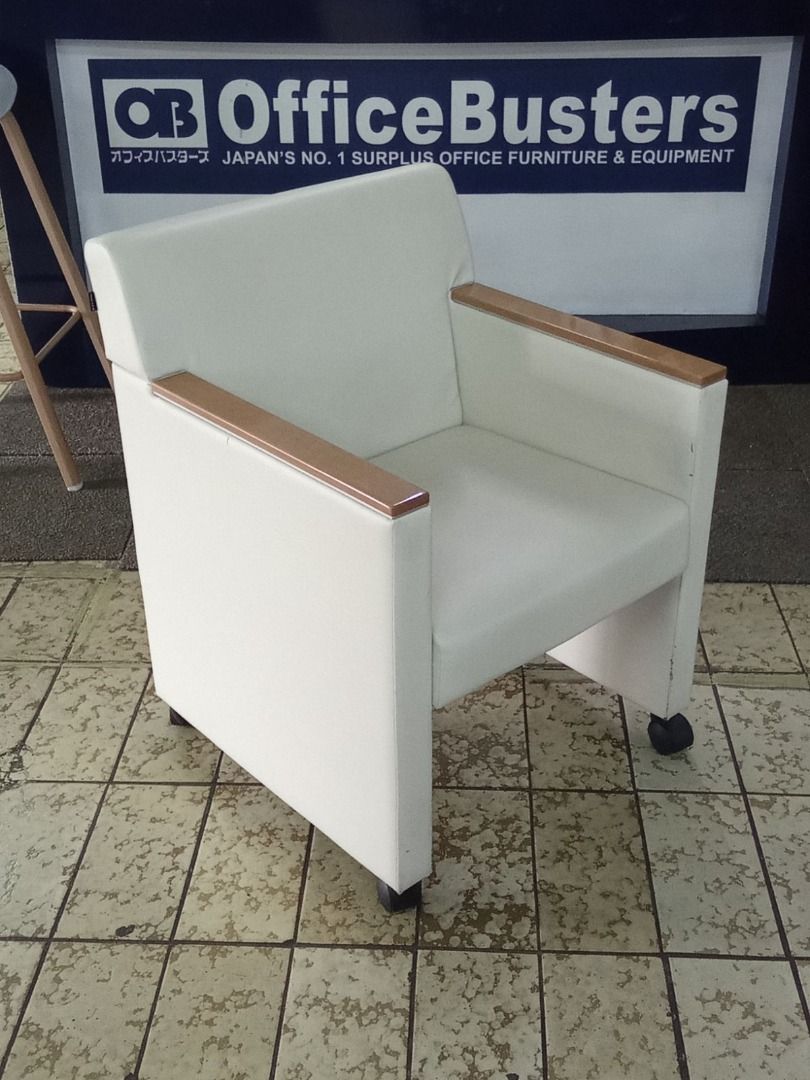 SINGLE SOFA (Category: Chairs) located in Valenzuela. Submitted by jesspesongco (Listing ID 1451574271, Image 2). Description: SINGLE SOFA Brand: OKAMURA Price: 5,000 - Wheels for easy movement - Ideal for office or home study - Comfortable and functional - Ready for a new home Location: OFFICEBUSTER Balintawak Look for Jess / 09616904709.