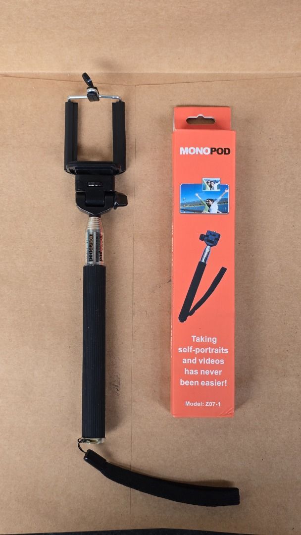 Smartphone Selfie Monopod Black (Category: Mounts & Holders) located in Cainta. Submitted by escapeartistph (Listing ID 1451637222, Image 1). Description: - extendable monopod - perfect for taking selfies and groufies 📌 Bank Transfer or Gcash 📌 Within Cainta, Rizal, or Metro Manila 📌 No Meetup but delivery only via Lalamove/Grab/LBC.