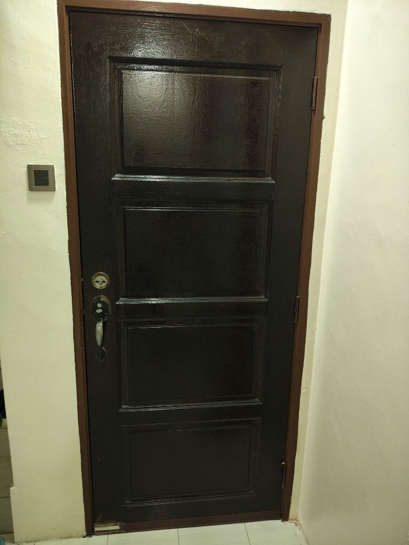 Solid Door (Category: Outdoor Furniture) located in Pasir Gudang. Submitted by raficdm10 (Listing ID 1451695844, Image 1). Description: pintu Solid utk di jual ada 2 pintu jual sbb tukar kpd safety door siapa Cpt dia dpt amik sendiri/ lalamove 2 pintu RM500 area pasir gudang pm cpt.