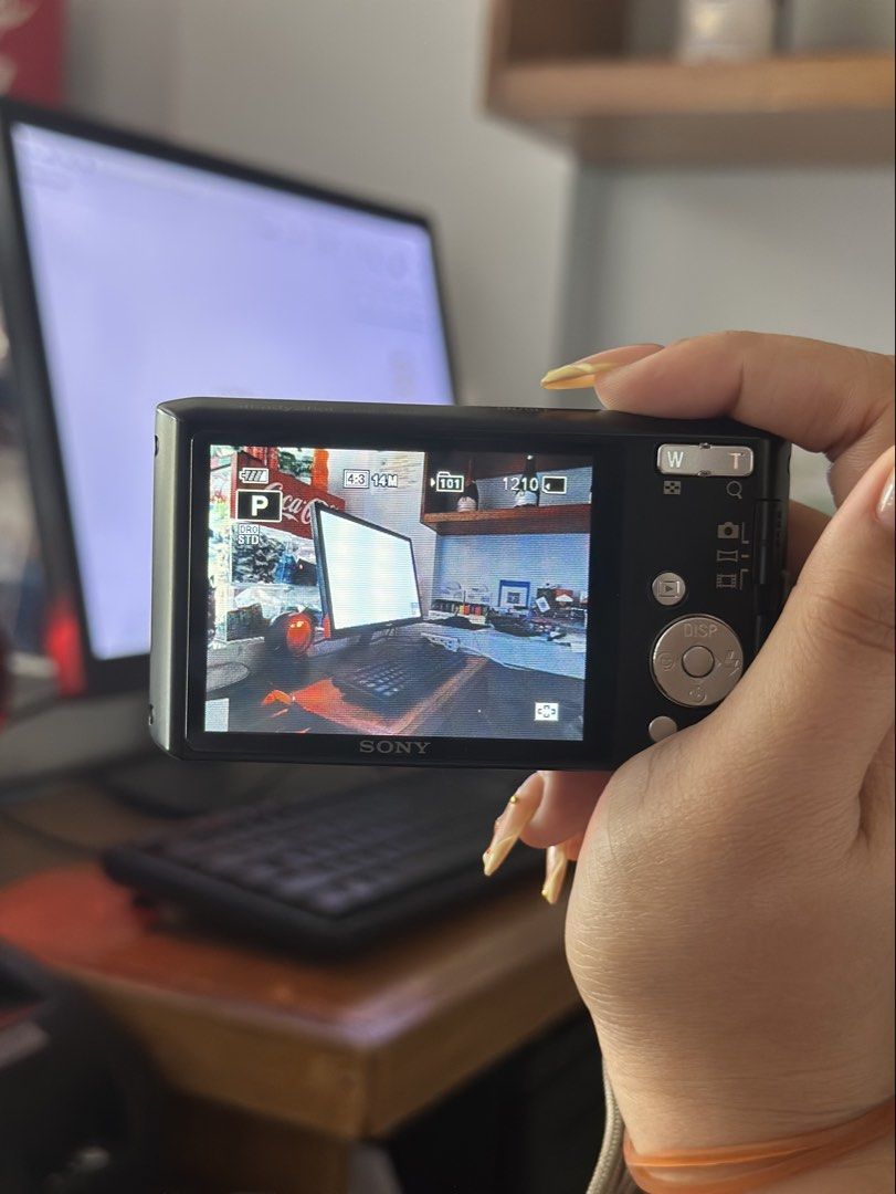 SONY CYBERSHOT DSC W610 (Category: Cameras) located in Morong. Submitted by beadcn (Listing ID 1451544054, Image 3). Description: Sony Cybershot DSC 610 In excellent condition! Price is slightly nego 🥰 NO ISSUES, NO ISSUES, NO ISSUES All buttons are working, no LCD burn, no lens dust, flash working… But if I may to add: -2 v small dot possibly dirt inside the screen BUT kaya i-clean DIY or ipa-clean in any repair shop. I personally can’t since w