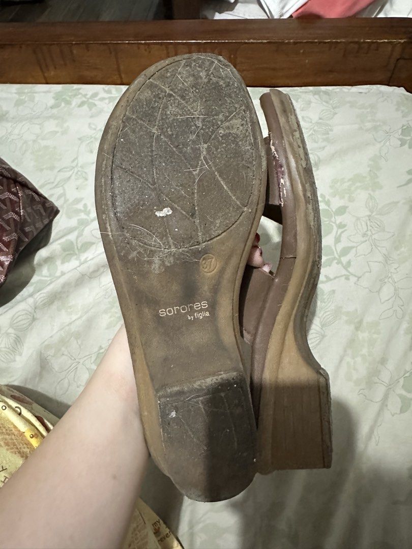 Sorores by Figlia Brown Heeled Sandals (Category: Flats & Sandals) located in Bulacan. Submitted by thesaltybeagle (Listing ID 1451551421, Image 3). Description: Good for everyday Negotiable price pa po Well-used High quality at matibay din po.