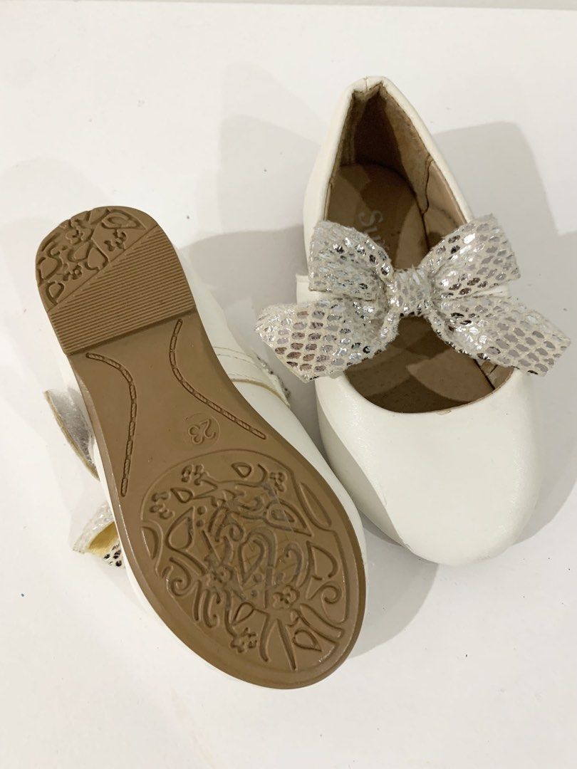 Sugar Kids White Bow Shoes (Category: Babies & Kids Fashion) located in Pasig City. Submitted by tinylittlestore (Listing ID 1451697848, Image 3). Description: Size 23 .