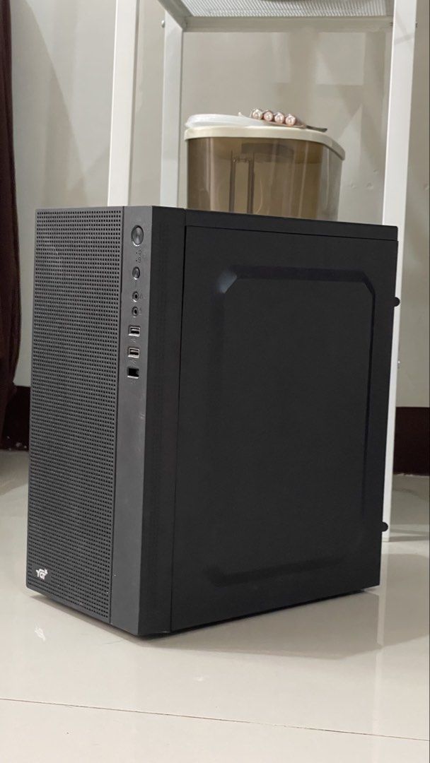SYSTEM UNIT RUSH SALE (Category: Desktops) located in Cavite. Submitted by missnogood (Listing ID 1451579151, Image 2). Description: SYSTEM UNIT RUSH SALE ₱6,000 - negotiable for sure buyers *See photos for full specs of unit* RFS: not using due to working onsite and never been used. Bought last Sept 2025 and used only for work-from-home setup until Feb 2026. This is newly formatted and already installed most useful apps specifically MS Office, b