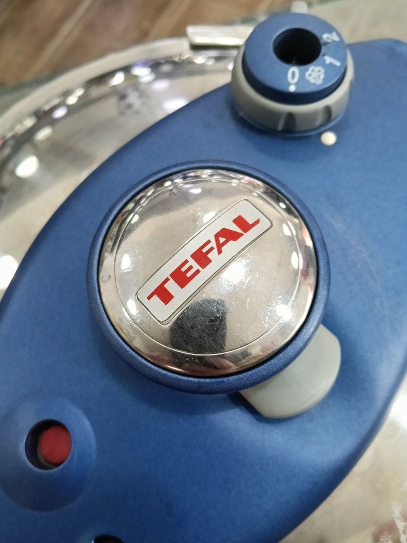Tefal Pressure Cooker (Category: Cookers) located in Klang. Submitted by cashconvertersklang (Listing ID 1451648129, Image 2). Description: Tefal Pressure Cooker Stainless Steel Capacity:8L Made in France 📍Cod:at our store located at Bukit Tinggi Klang 📍postage/lalamove-available/manageable CASH CONVERTERS BUKIT TINGGI, KLANG. 30-0 & 32-0, Ground Floor, Lorong Batu Nilam, 4B Bandar Bukit Tinggi, 41200 Klang, Selangor Darul Ehsan ☎️ 03-33239759/