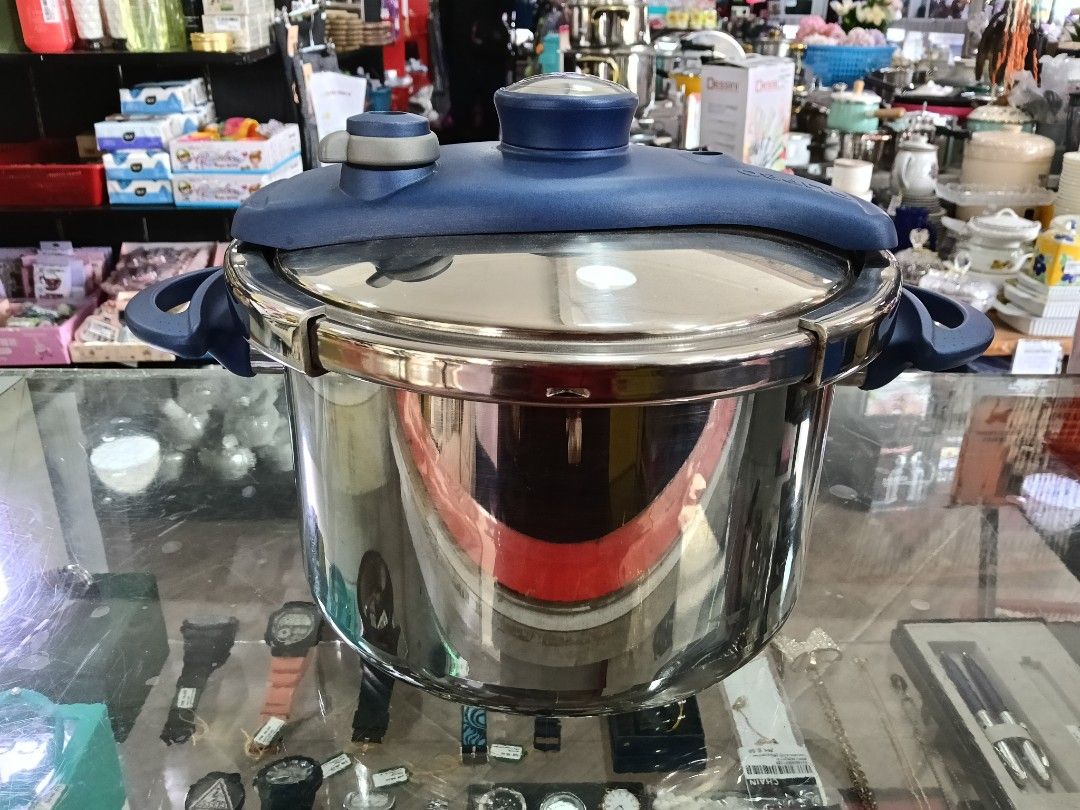 Tefal Pressure Cooker (Category: Cookers) located in Klang. Submitted by cashconvertersklang (Listing ID 1451648129, Image 1). Description: Tefal Pressure Cooker Stainless Steel Capacity:8L Made in France 📍Cod:at our store located at Bukit Tinggi Klang 📍postage/lalamove-available/manageable CASH CONVERTERS BUKIT TINGGI, KLANG. 30-0 & 32-0, Ground Floor, Lorong Batu Nilam, 4B Bandar Bukit Tinggi, 41200 Klang, Selangor Darul Ehsan ☎️ 03-33239759/
