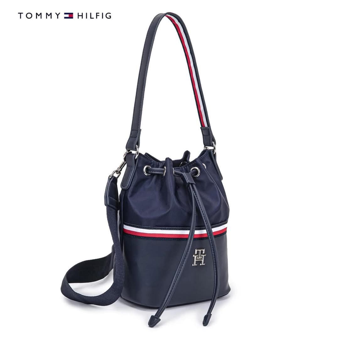 Tommy Hilfiger Bucket Sling Bag💯 (Category: Cross-body Bags) located in Manila. Submitted by lovekara (Listing ID 1451665645, Image 3). Description: color: BLACK & NAVY BLUE 📍size: 20x2212cm .