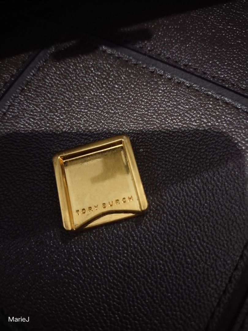 Tory Burch Eleanor (Category: Luxury Bags & Wallets) located in Manila. Submitted by inamarie.j104 (Listing ID 1451592245, Image 3). Description: .